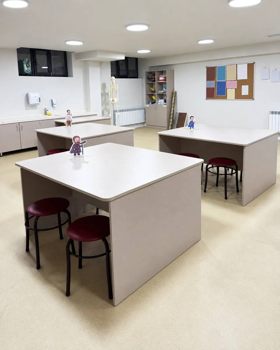 Laboratoriya: masalar, görünüş 1